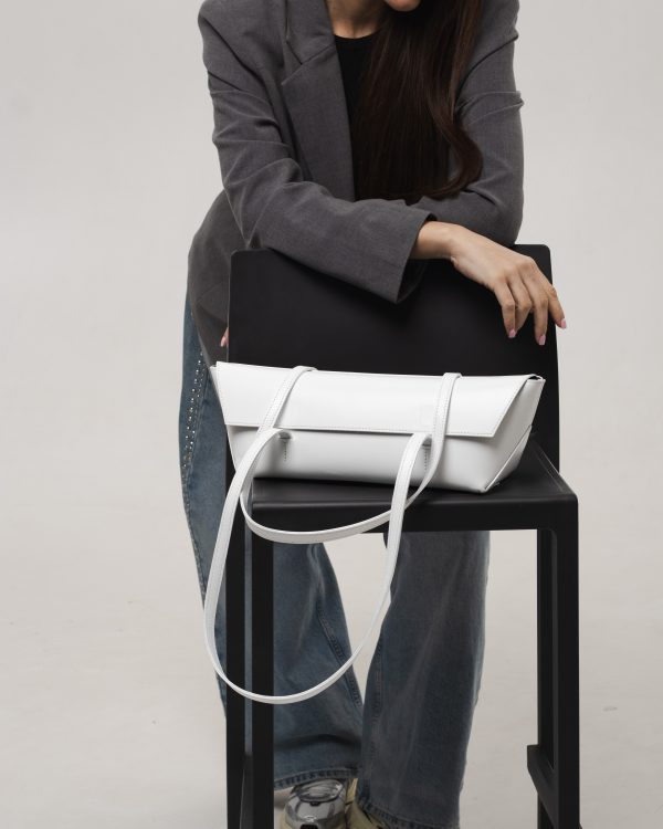 Avullore white