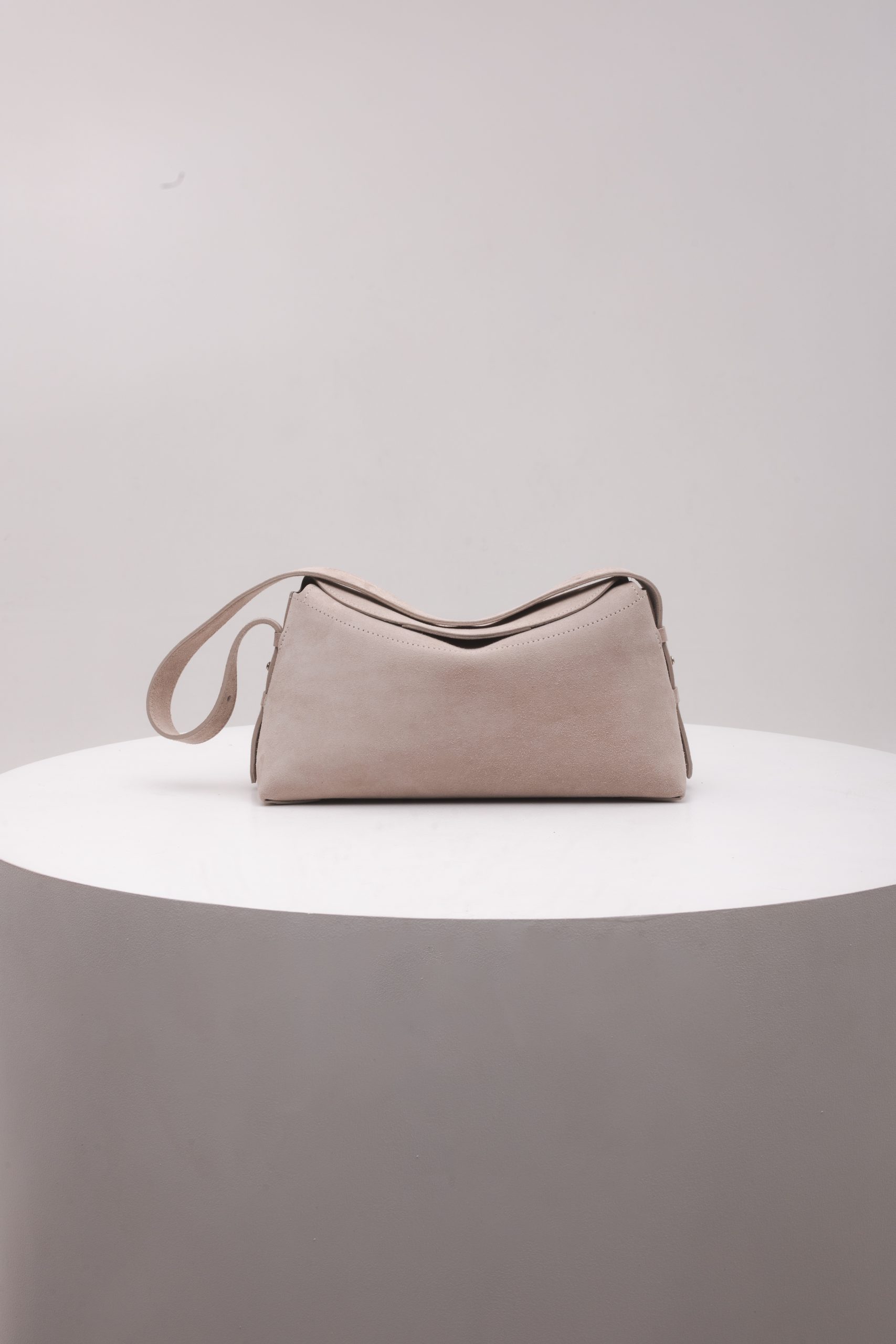 Deflection light beige cream